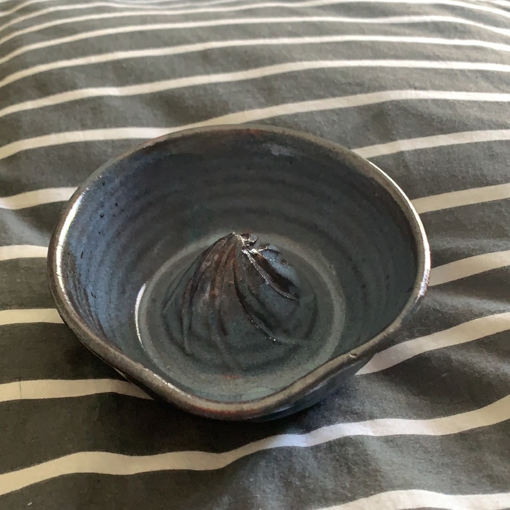 Handmade citrus juicer - Picture 2 of 5